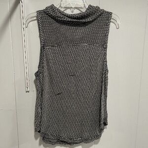 Stylish Black and White Women's Tank Top